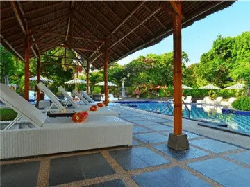 The pool area of Inna Sindhu Beach Hotel spacious and large enough to swim laps
