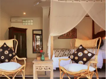 Relax in your private sitting area in your room at Kembali Lagi Guest House