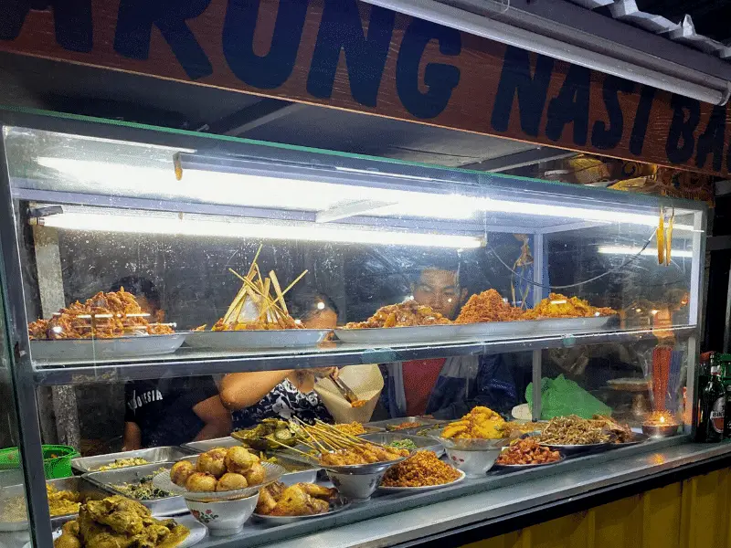Fried food at Sindhu Markets Sanur